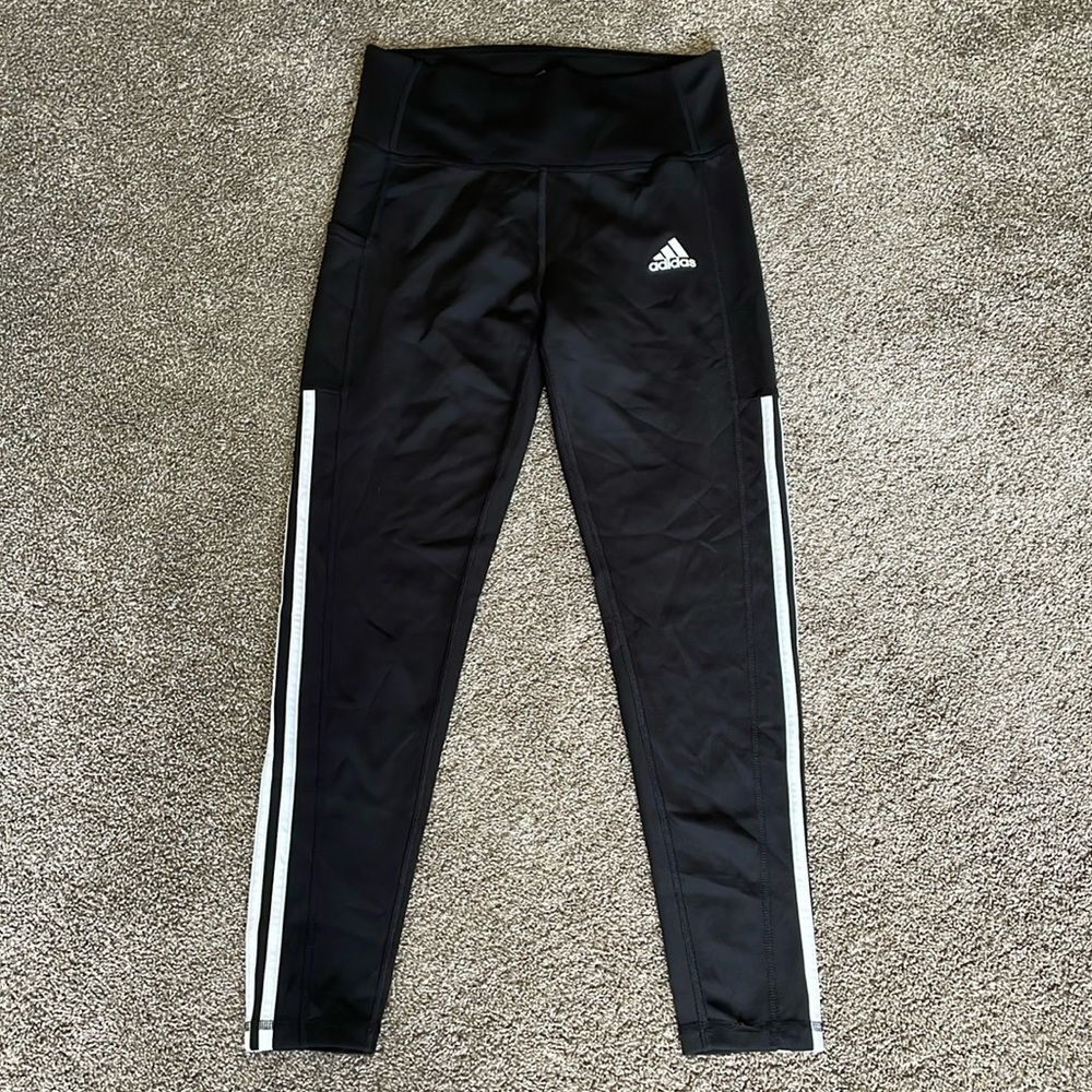 Adidas Aeroready black leggings with pockets. Size medium. Never worn.